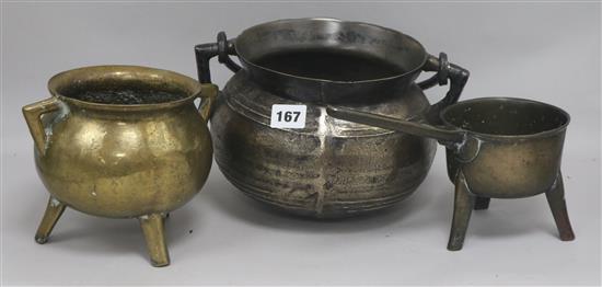 A skillet and two other pots largest diameter 18cm